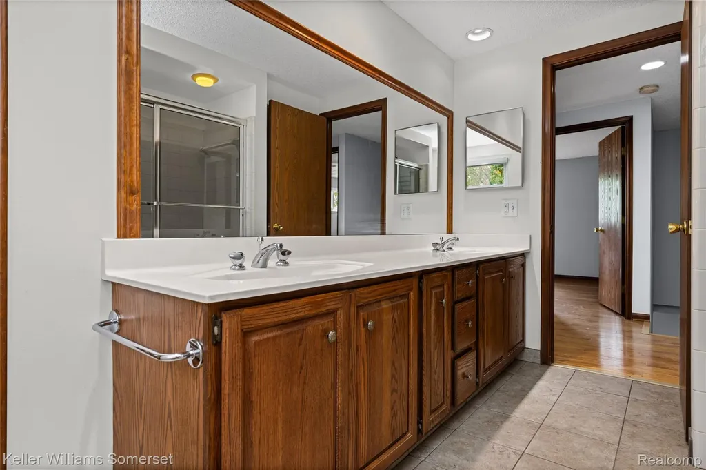 33614 Lakeview Street Chesterfield Township MI 48047