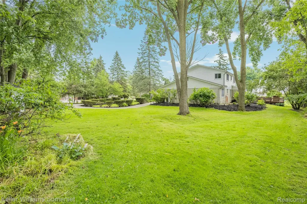 33614 Lakeview Street Chesterfield Township MI 48047