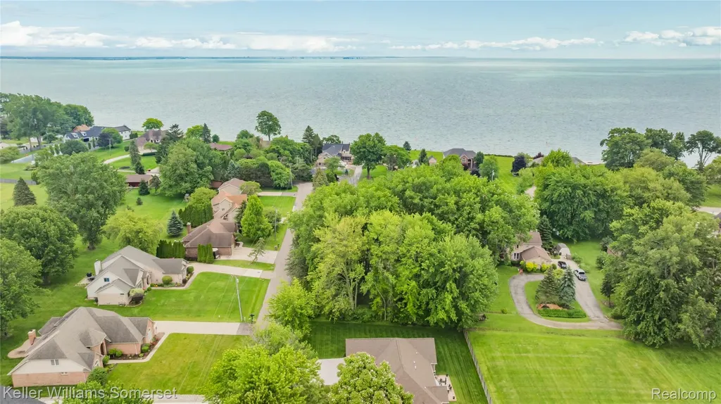 33614 Lakeview Street Chesterfield Township MI 48047