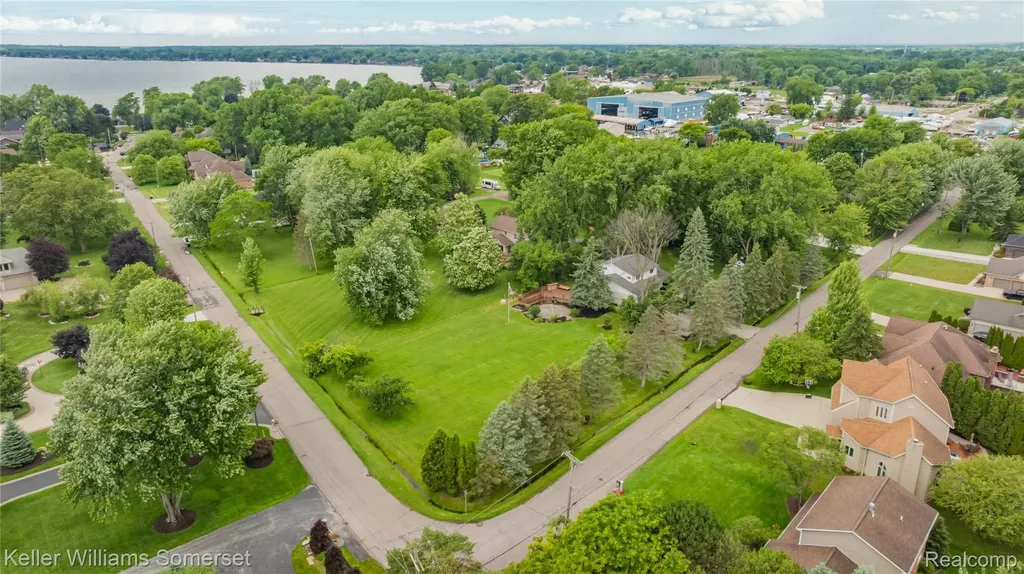 33614 Lakeview Street Chesterfield Township MI 48047