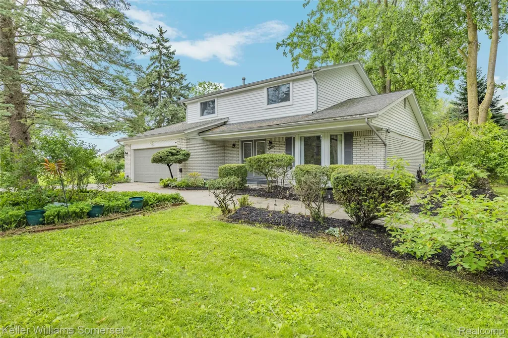 33614 Lakeview Street Chesterfield Township MI 48047