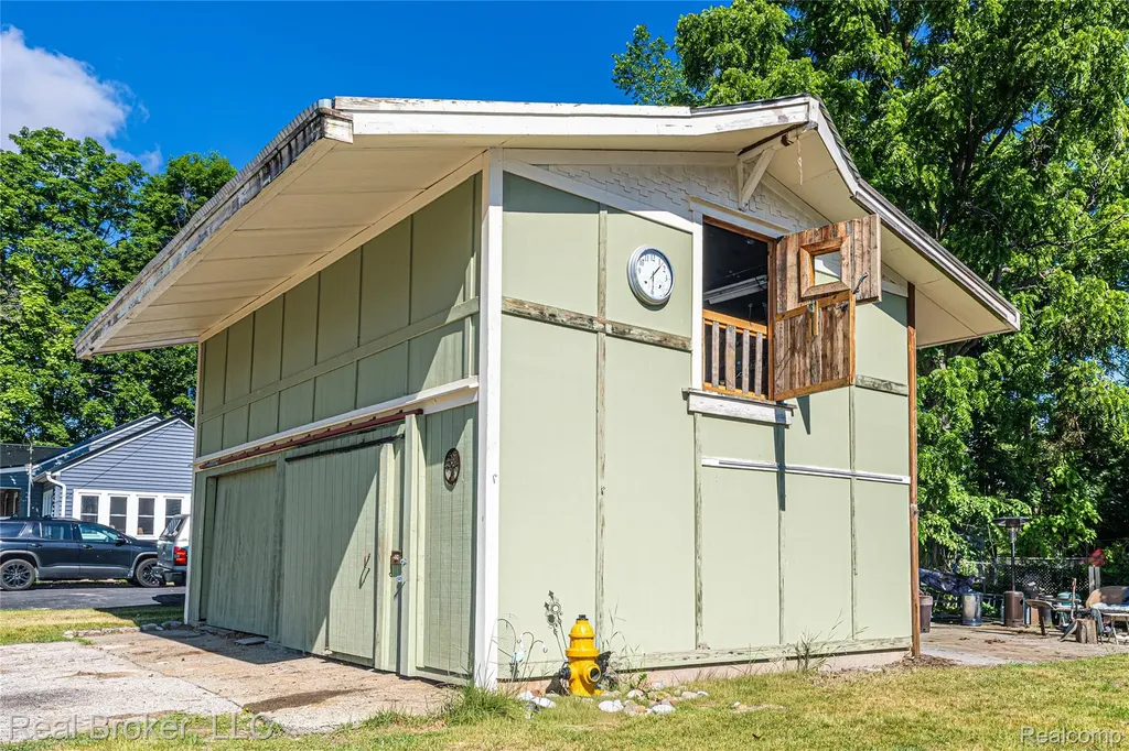 605 N Mill Street Clio City MI 48420