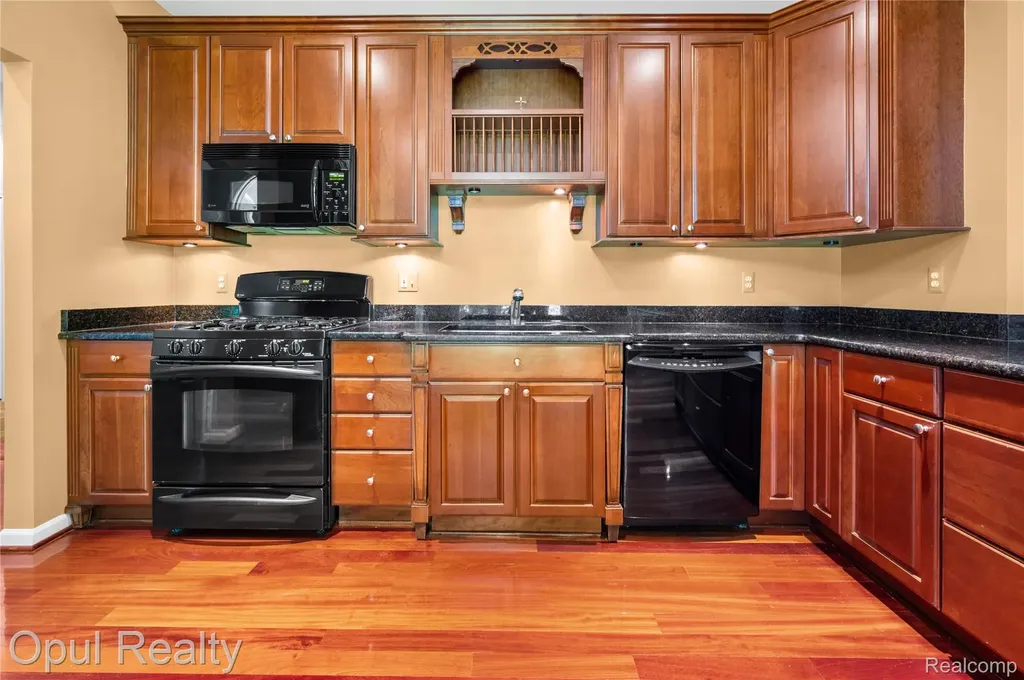 24585 Edgewood Drive Novi City MI 48374