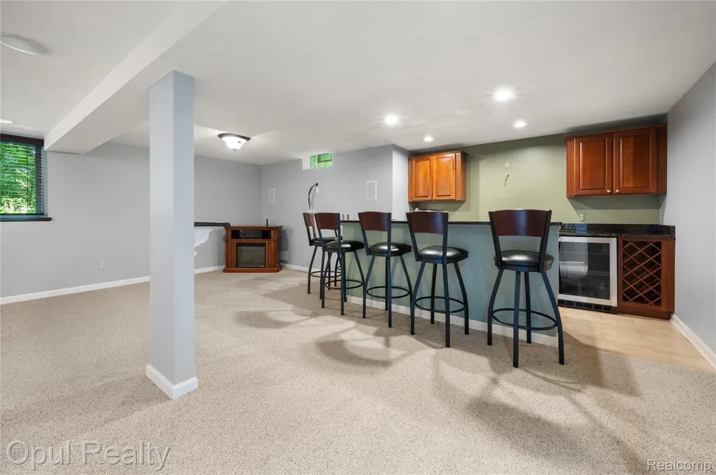 24585 Edgewood Drive Novi City MI 48374