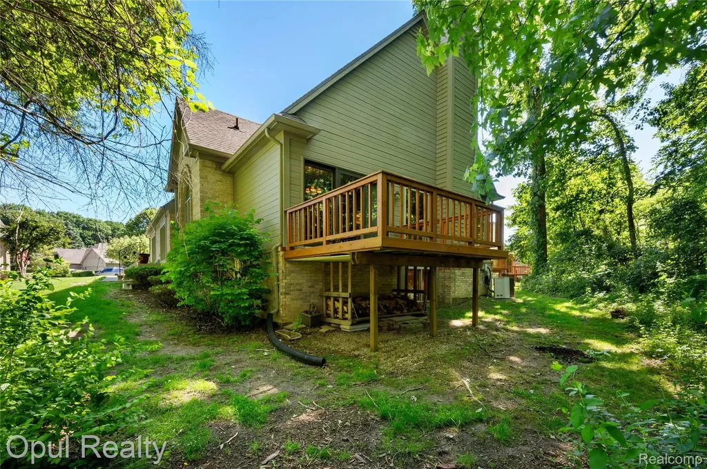 24585 Edgewood Drive Novi City MI 48374