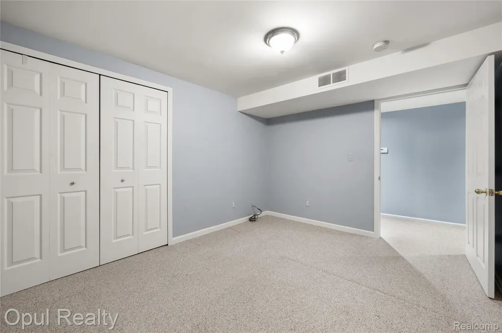 24585 Edgewood Drive Novi City MI 48374