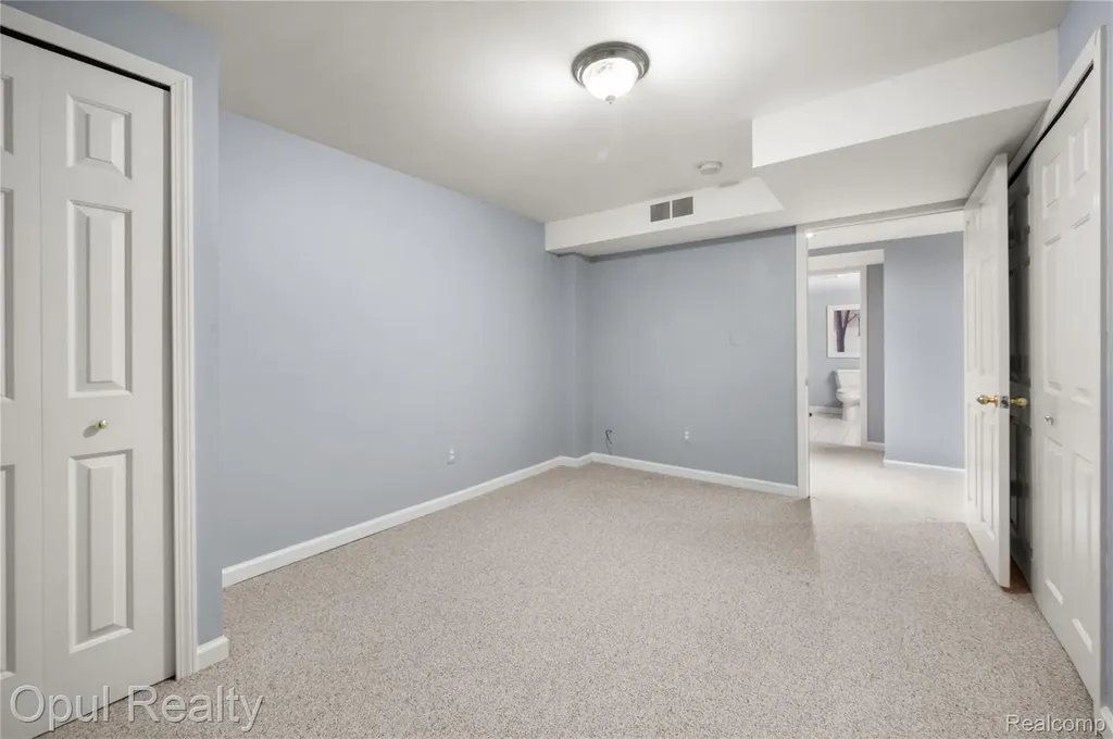 24585 Edgewood Drive Novi City MI 48374