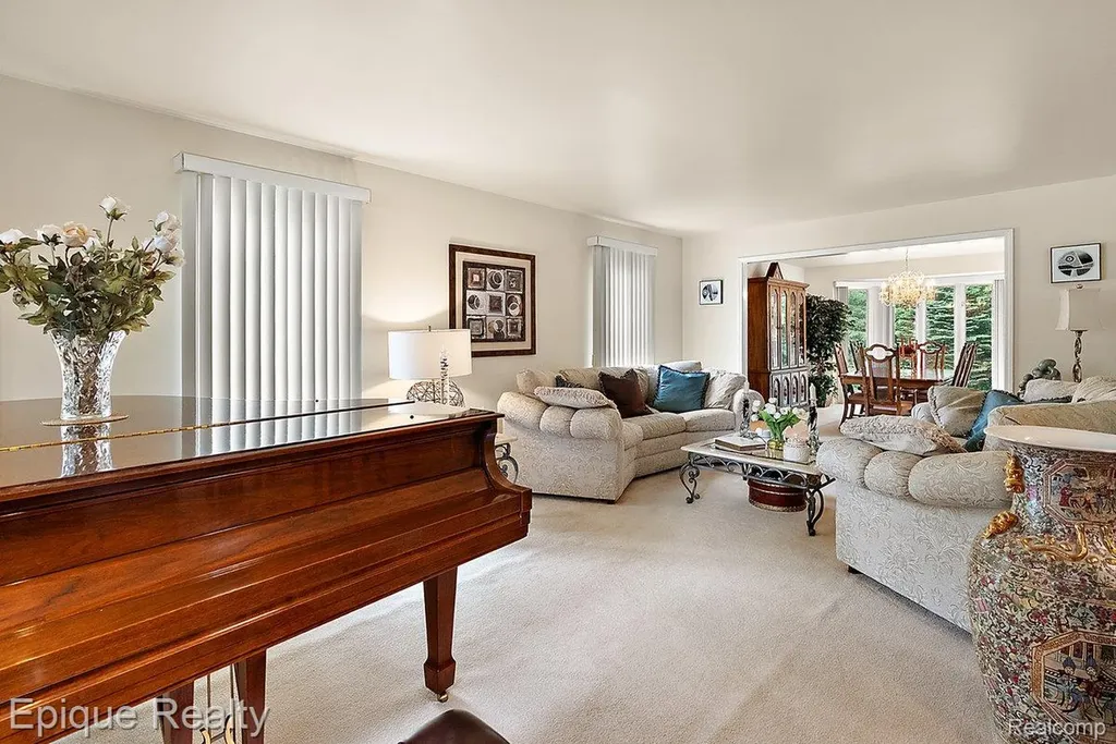 1719 Hickory Bark Lane Bloomfield Hills City MI 48304