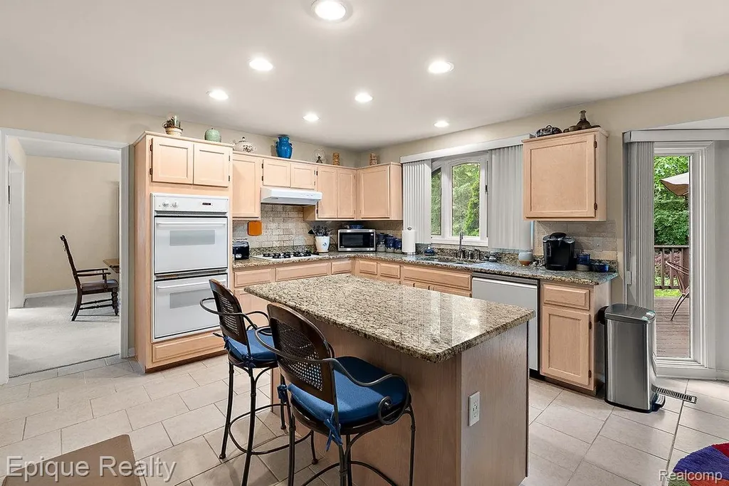1719 Hickory Bark Lane Bloomfield Hills City MI 48304