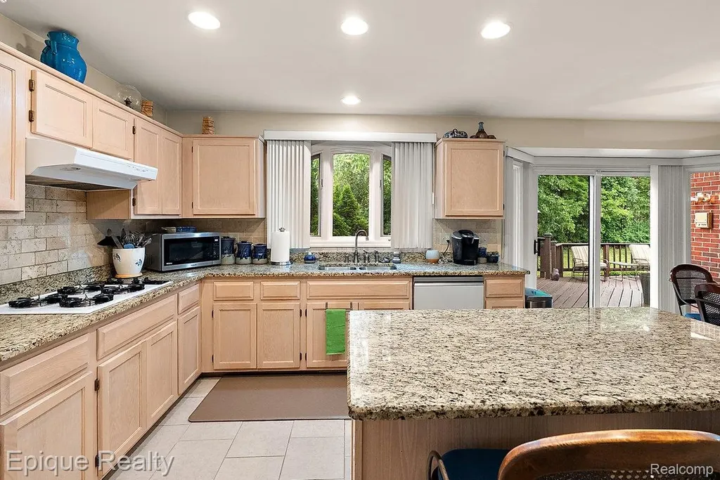 1719 Hickory Bark Lane Bloomfield Hills City MI 48304