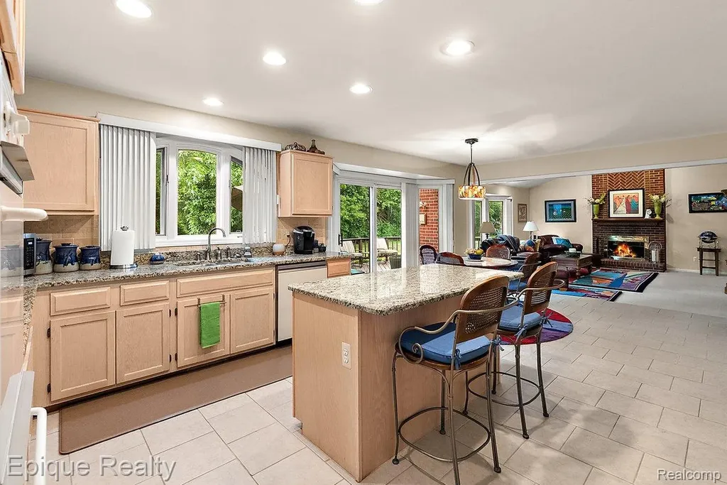 1719 Hickory Bark Lane Bloomfield Hills City MI 48304