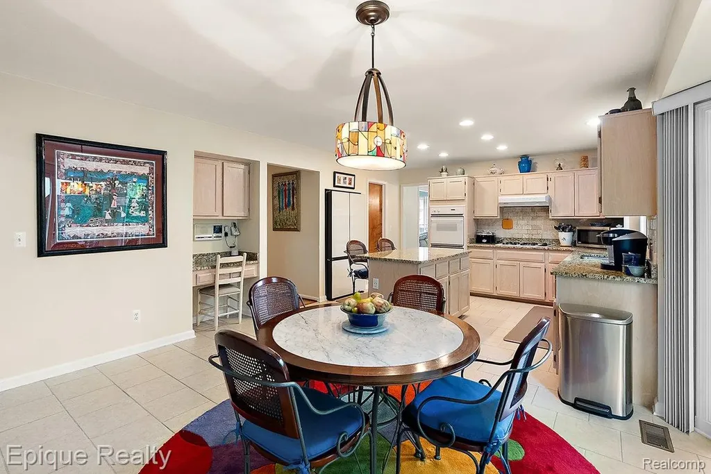 1719 Hickory Bark Lane Bloomfield Hills City MI 48304