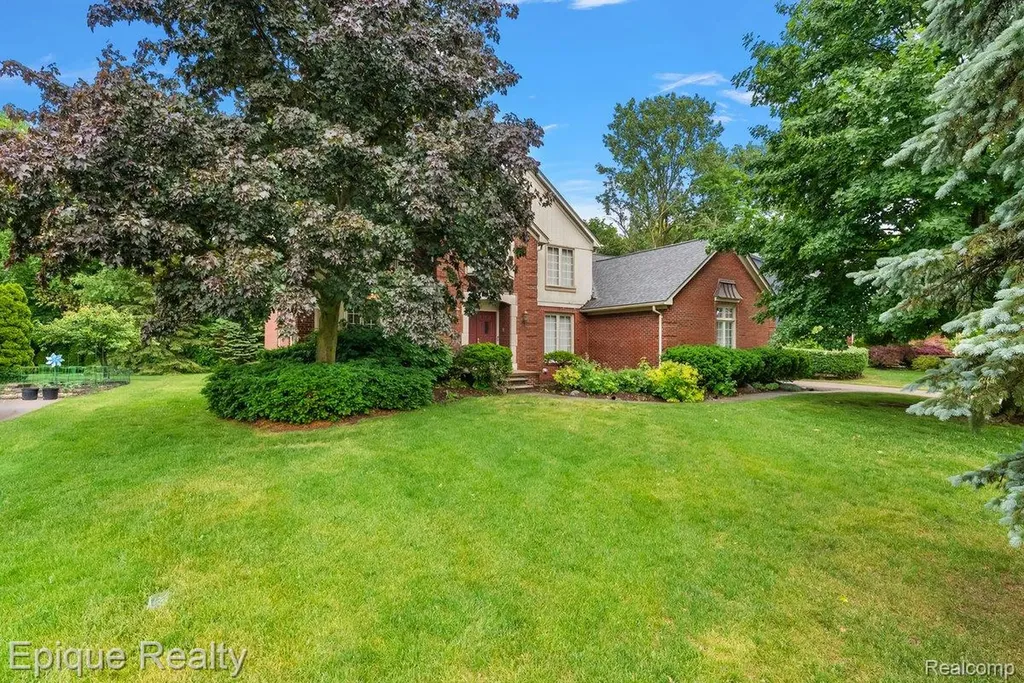 1719 Hickory Bark Lane Bloomfield Hills City MI 48304