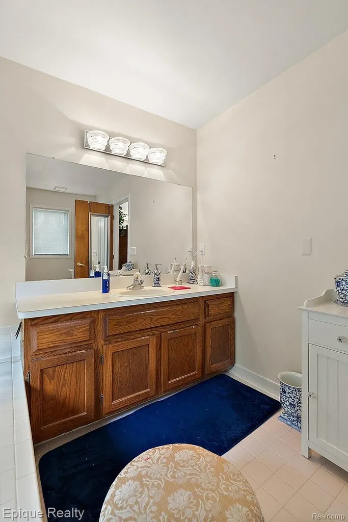 1719 Hickory Bark Lane Bloomfield Hills City MI 48304