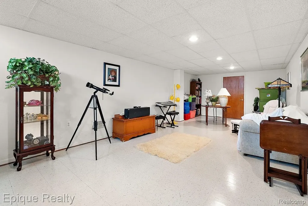 1719 Hickory Bark Lane Bloomfield Hills City MI 48304