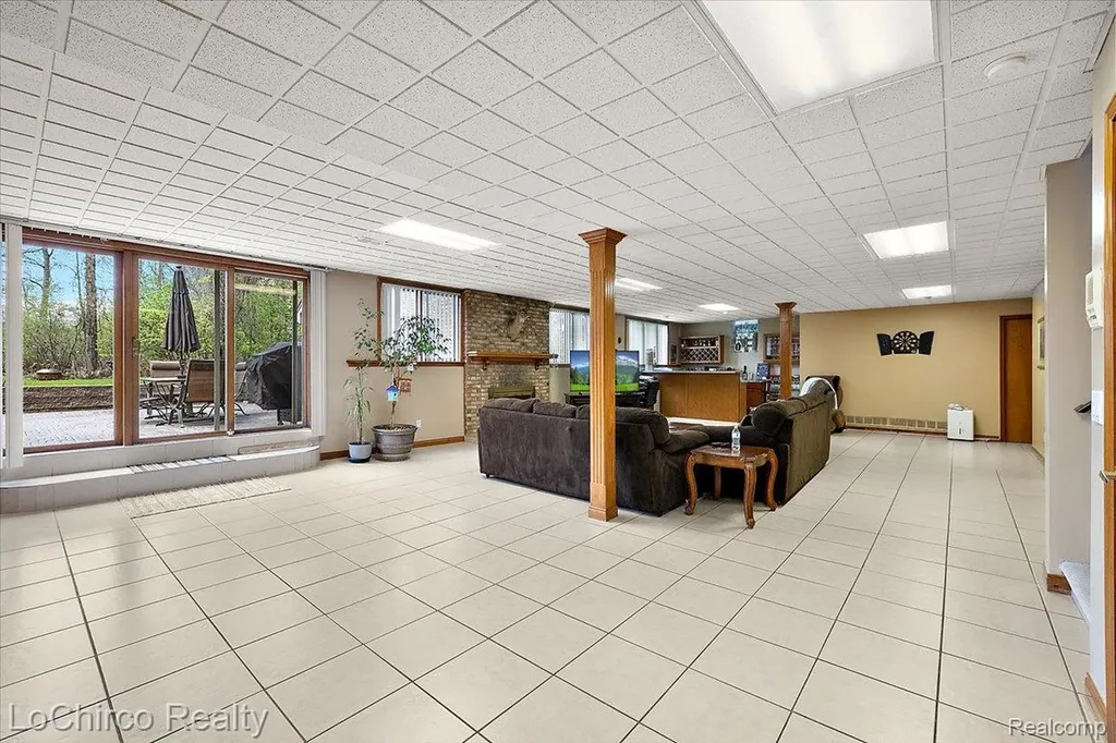 14382 Knightsbridge Drive Shelby Charter Township MI 48315