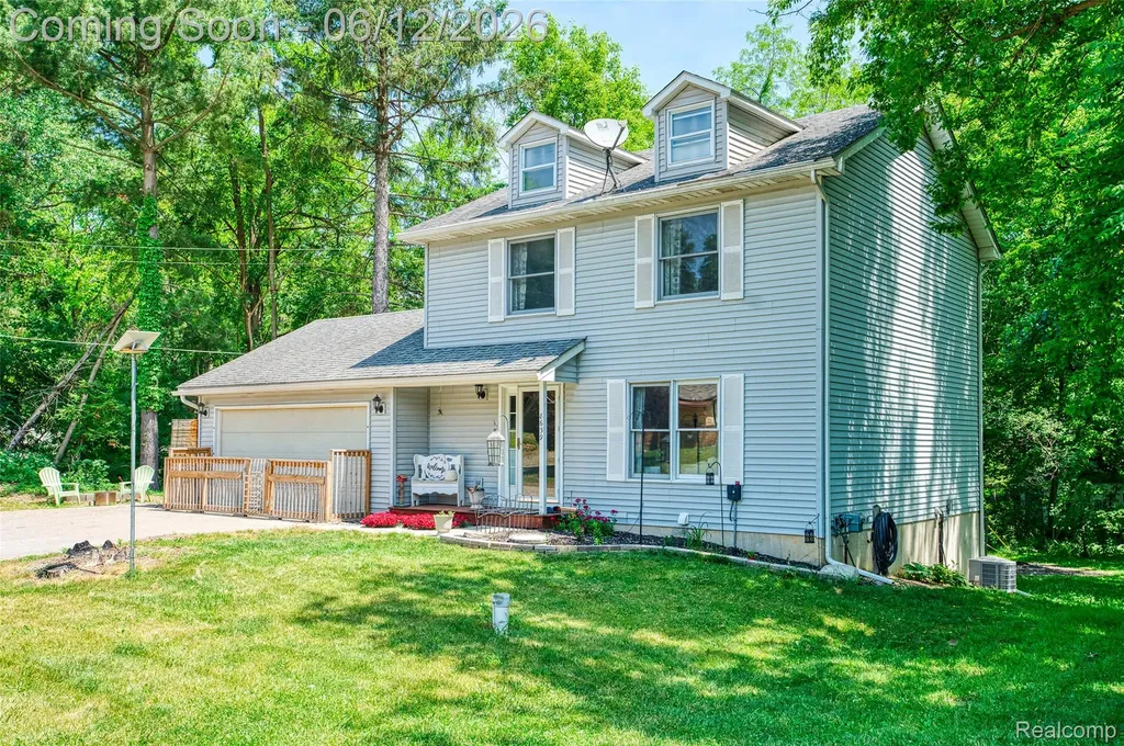 8639 Legrand Drive Hamburg Township MI 48116