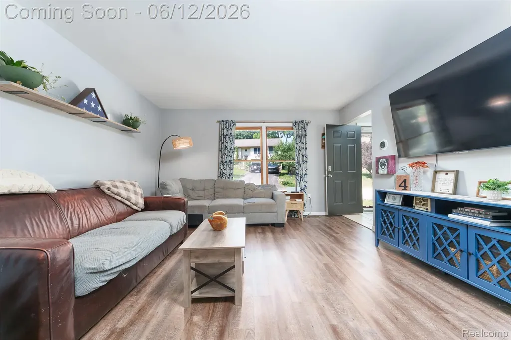 8639 Legrand Drive Hamburg Township MI 48116
