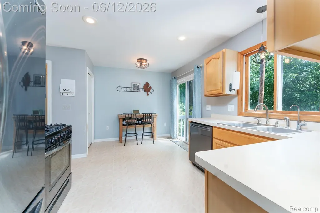 8639 Legrand Drive Hamburg Township MI 48116