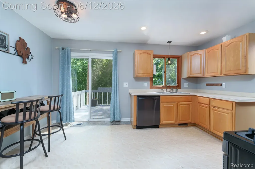 8639 Legrand Drive Hamburg Township MI 48116