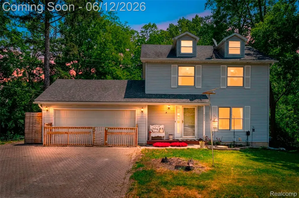 8639 Legrand Drive Hamburg Township MI 48116