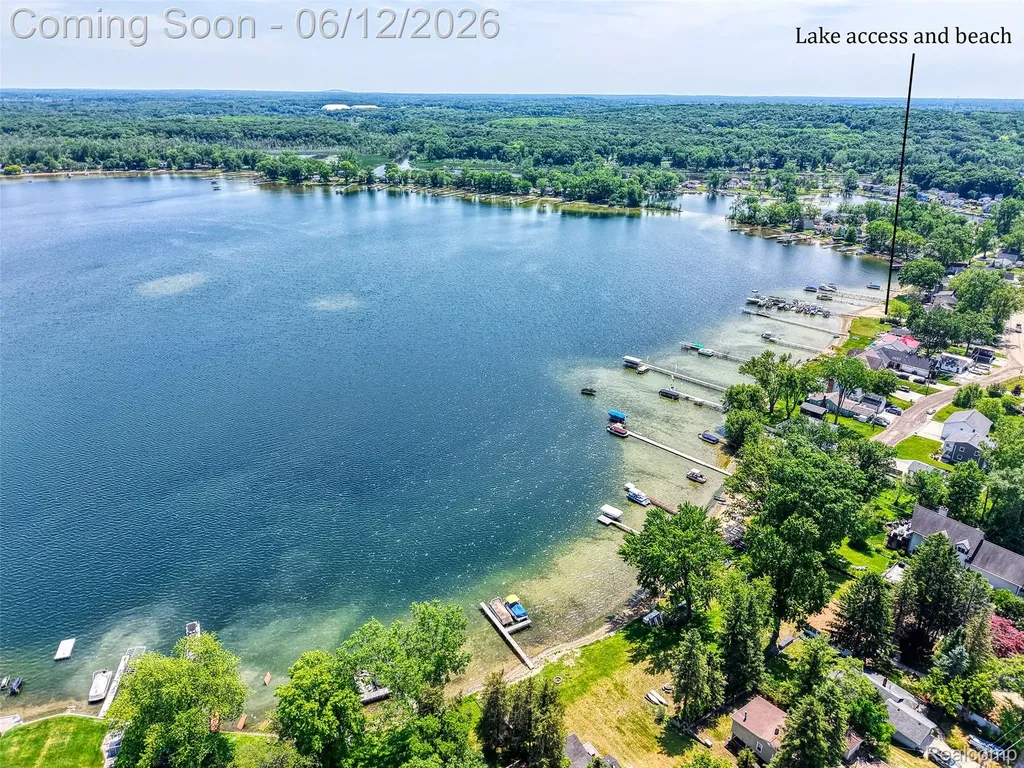 8639 Legrand Drive Hamburg Township MI 48116