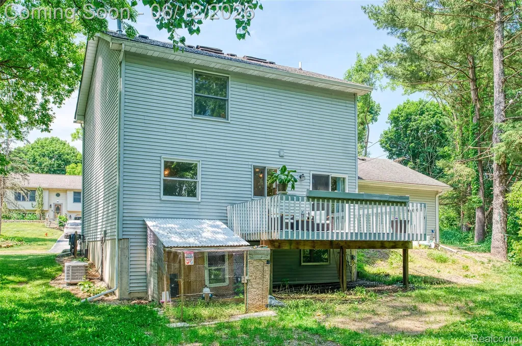 8639 Legrand Drive Hamburg Township MI 48116