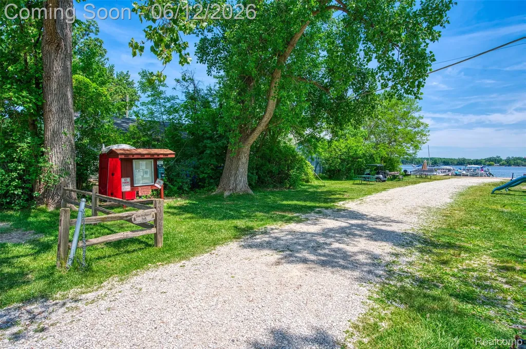 8639 Legrand Drive Hamburg Township MI 48116