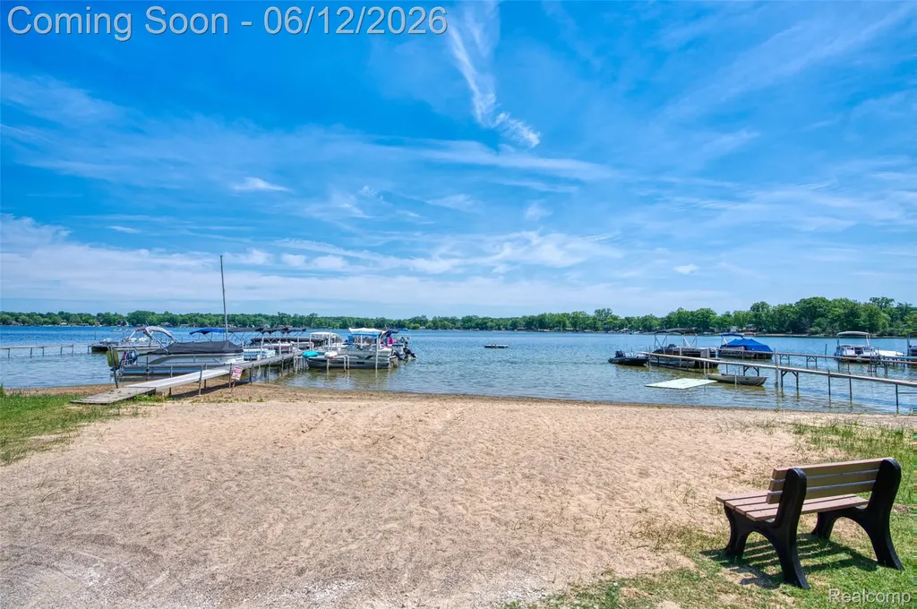 8639 Legrand Drive Hamburg Township MI 48116