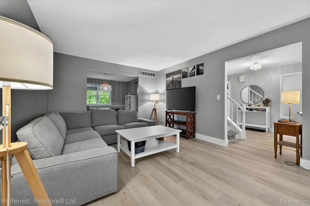 43751 Oakbrook Road Canton Charter Township MI 48187