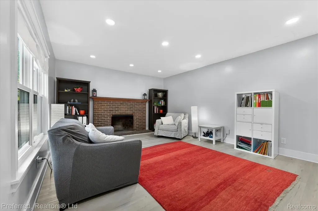 43751 Oakbrook Road Canton Charter Township MI 48187