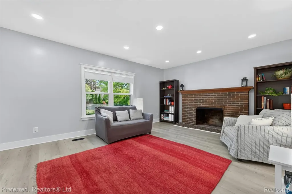 43751 Oakbrook Road Canton Charter Township MI 48187