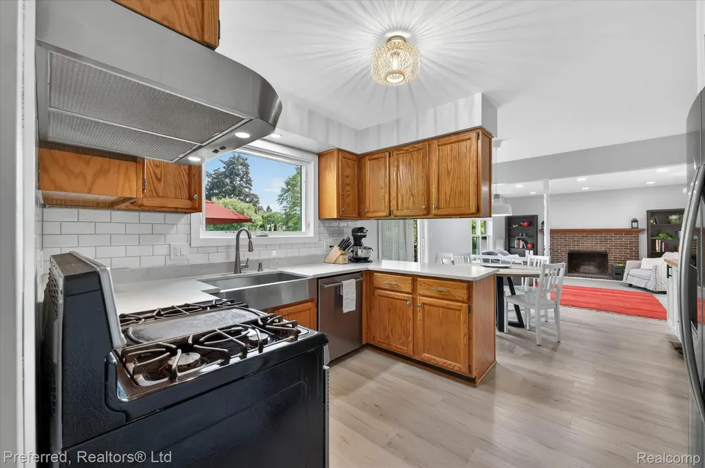 43751 Oakbrook Road Canton Charter Township MI 48187