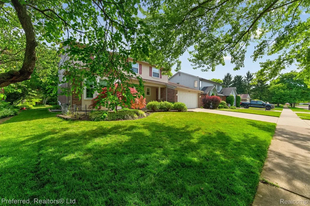 43751 Oakbrook Road Canton Charter Township MI 48187