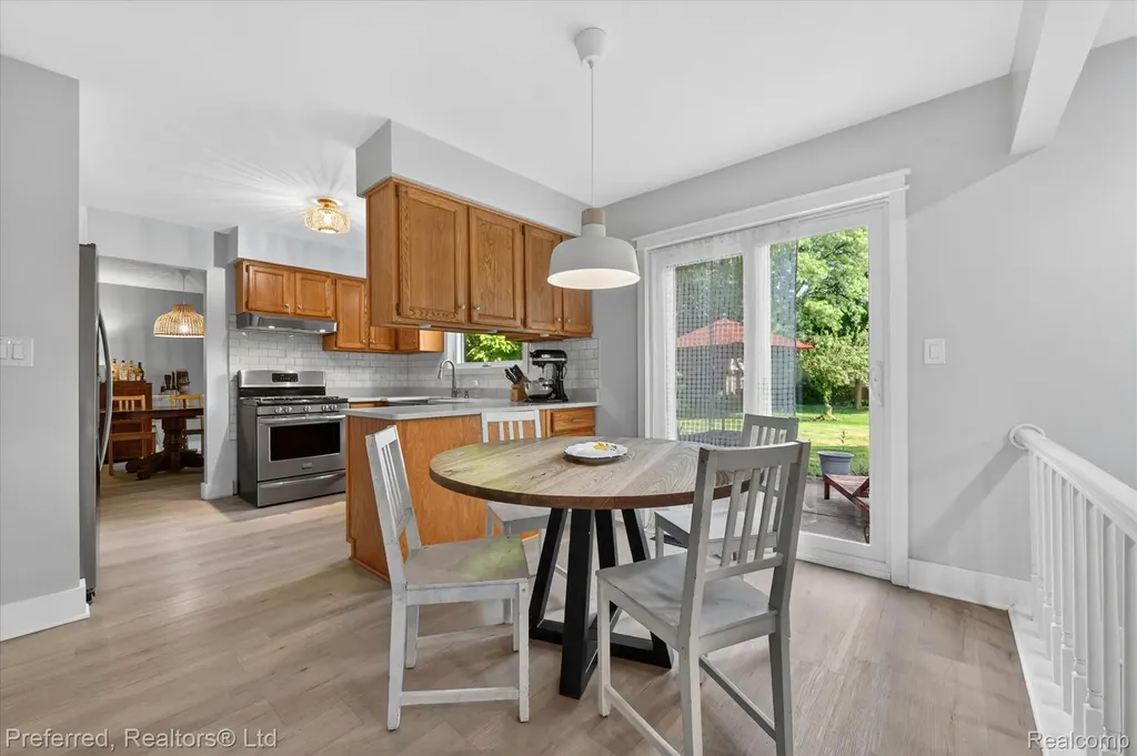 43751 Oakbrook Road Canton Charter Township MI 48187