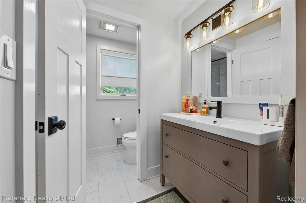 43751 Oakbrook Road Canton Charter Township MI 48187