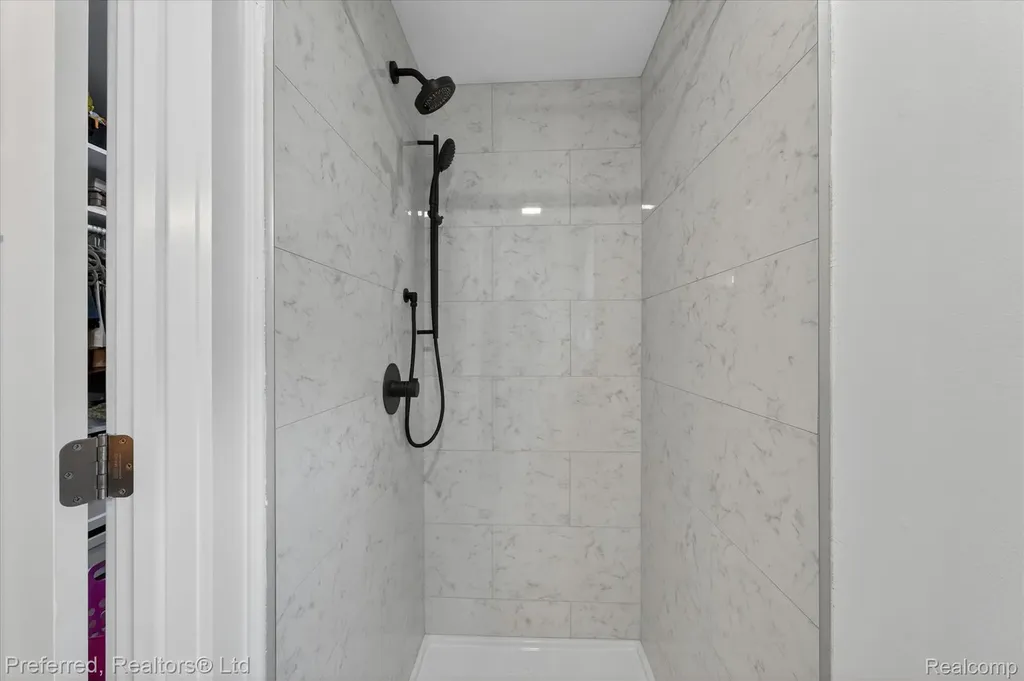 43751 Oakbrook Road Canton Charter Township MI 48187