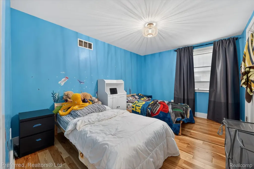 43751 Oakbrook Road Canton Charter Township MI 48187