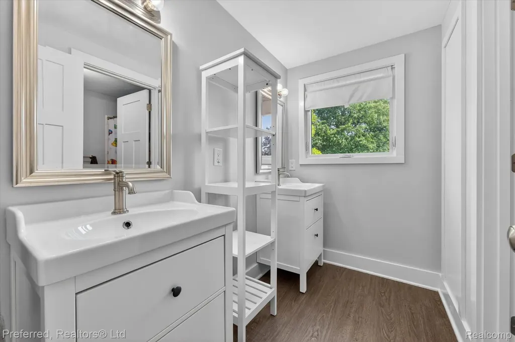 43751 Oakbrook Road Canton Charter Township MI 48187
