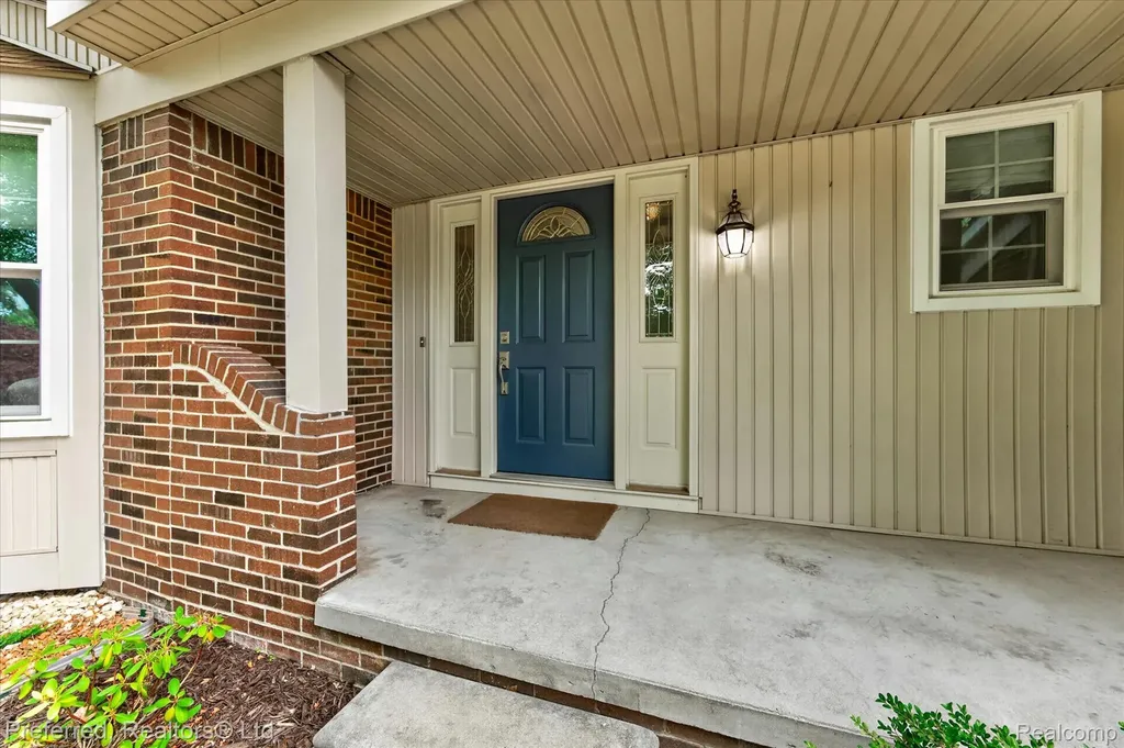 43751 Oakbrook Road Canton Charter Township MI 48187