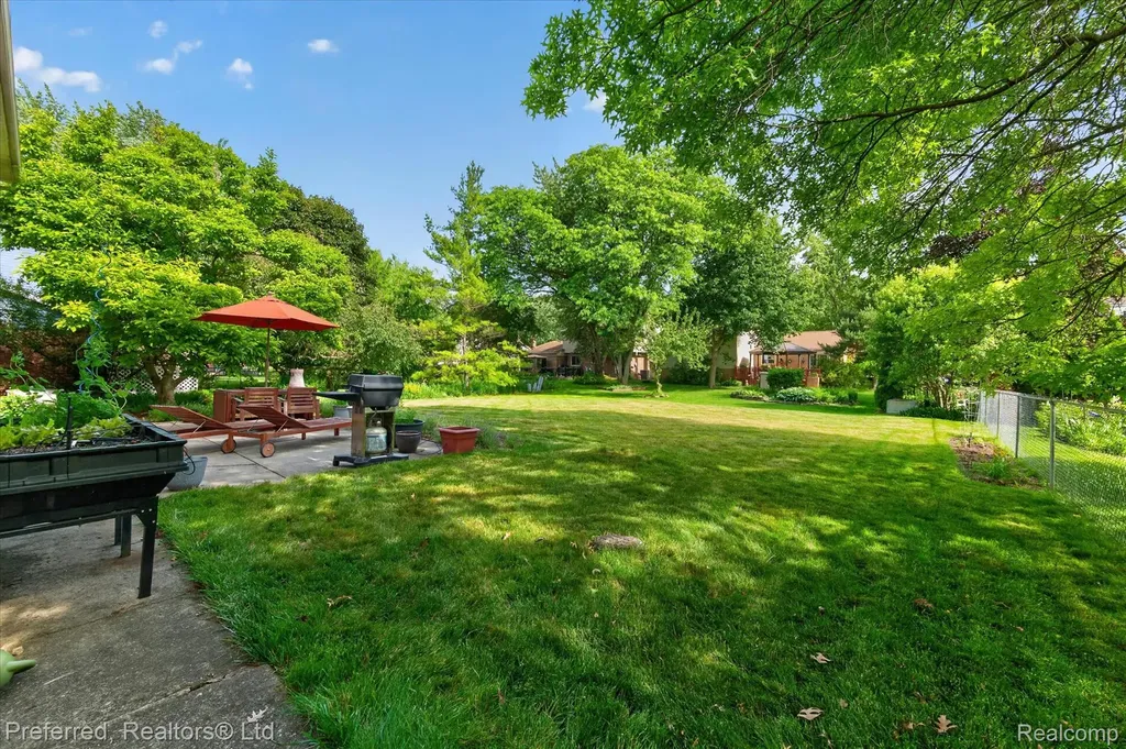 43751 Oakbrook Road Canton Charter Township MI 48187