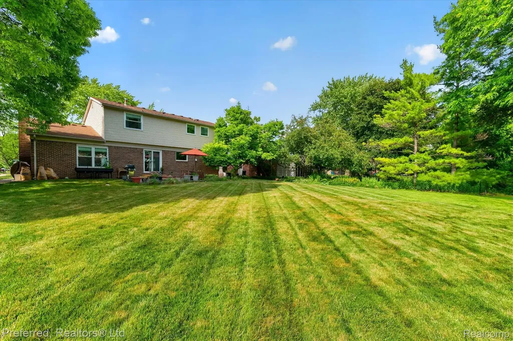 43751 Oakbrook Road Canton Charter Township MI 48187