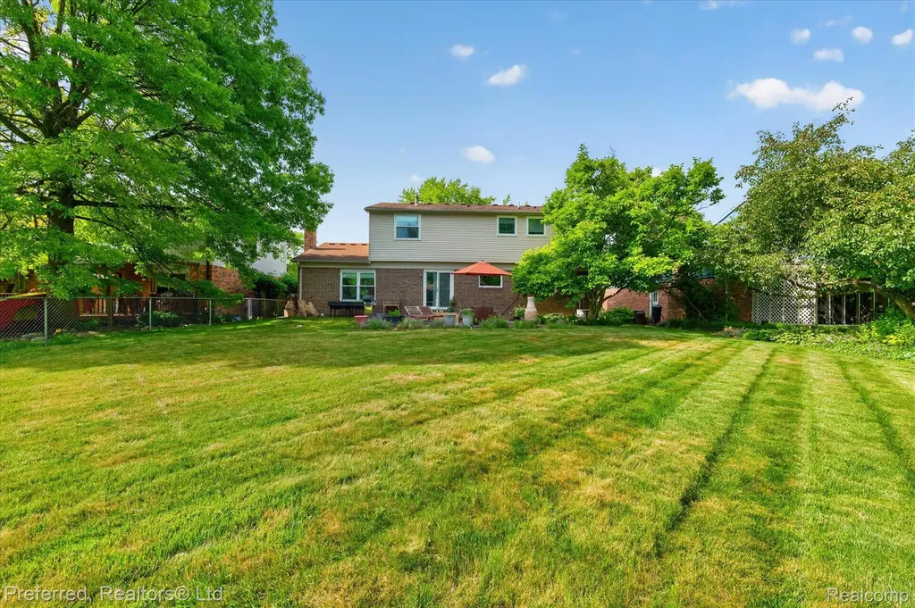 43751 Oakbrook Road Canton Charter Township MI 48187