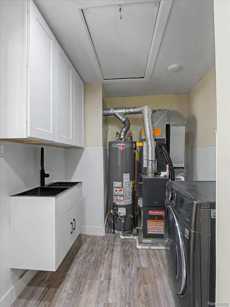 21829 Shakespeare Avenue Eastpointe City MI 48021