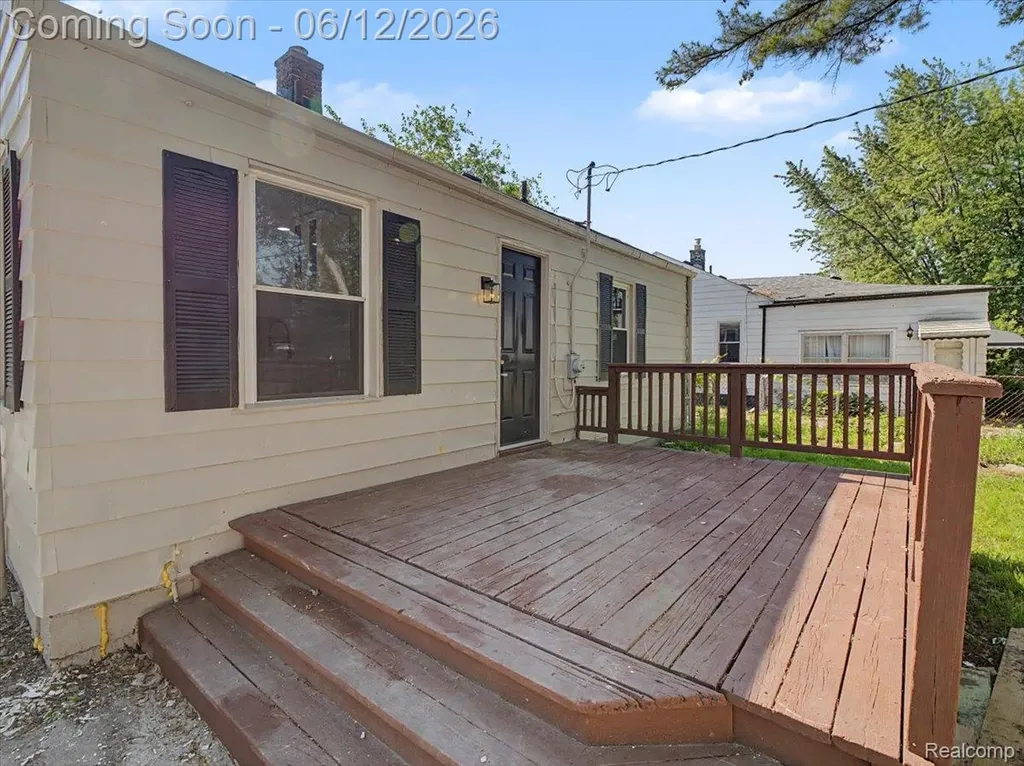 21829 Shakespeare Avenue Eastpointe City MI 48021