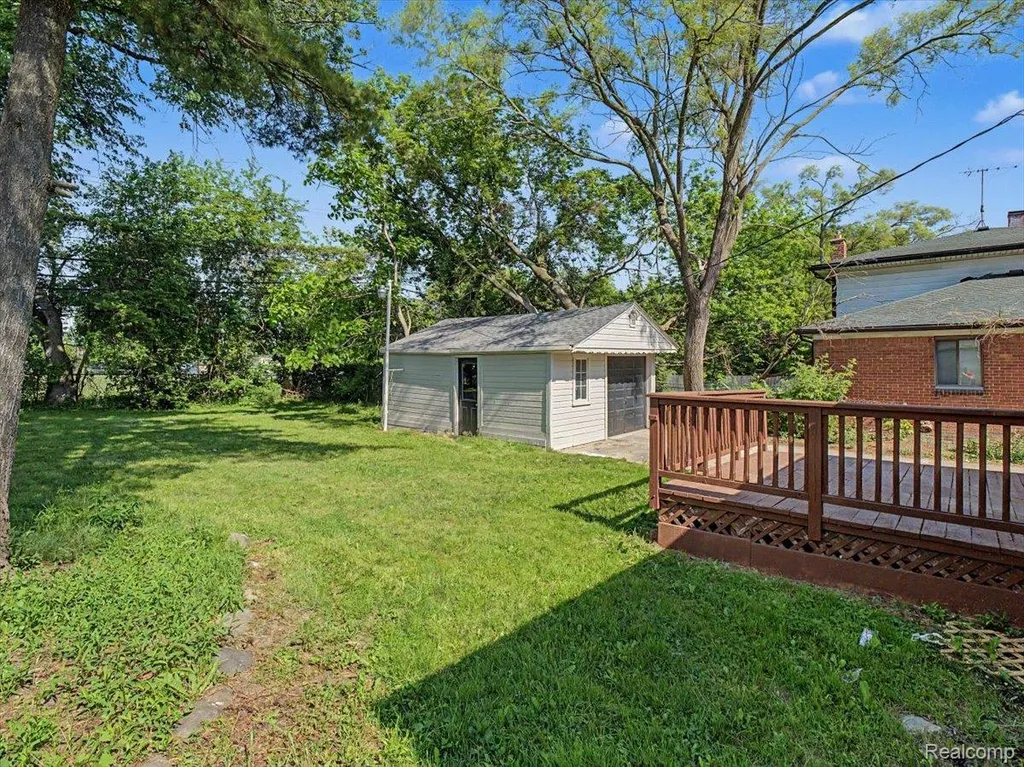 21829 Shakespeare Avenue Eastpointe City MI 48021