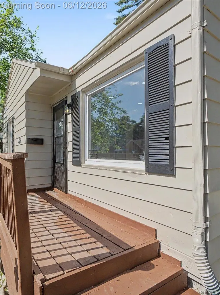 21829 Shakespeare Avenue Eastpointe City MI 48021