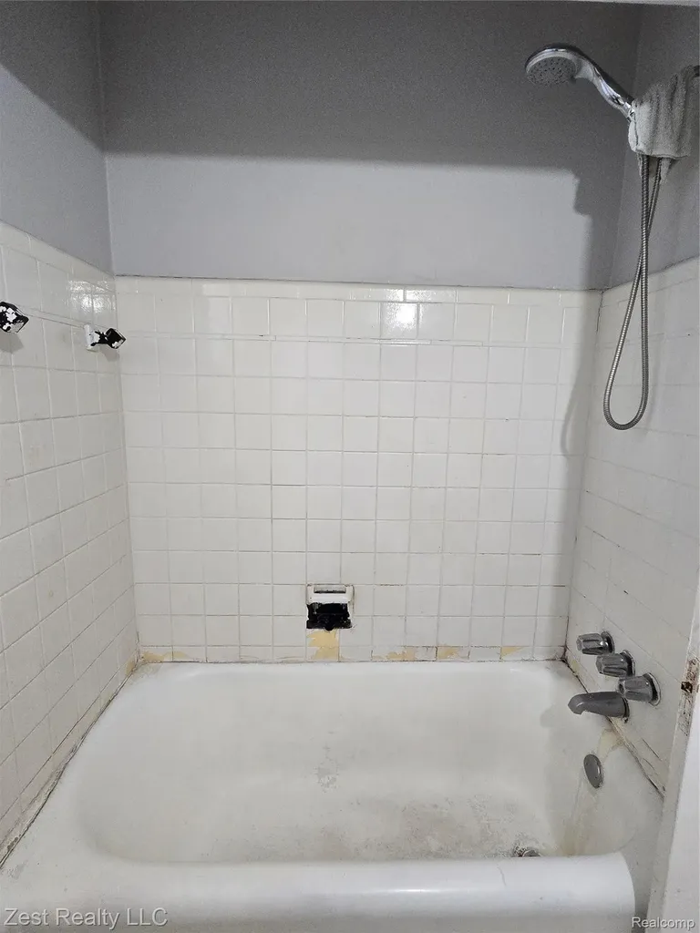 12055 Nashville Street Detroit City MI 48205