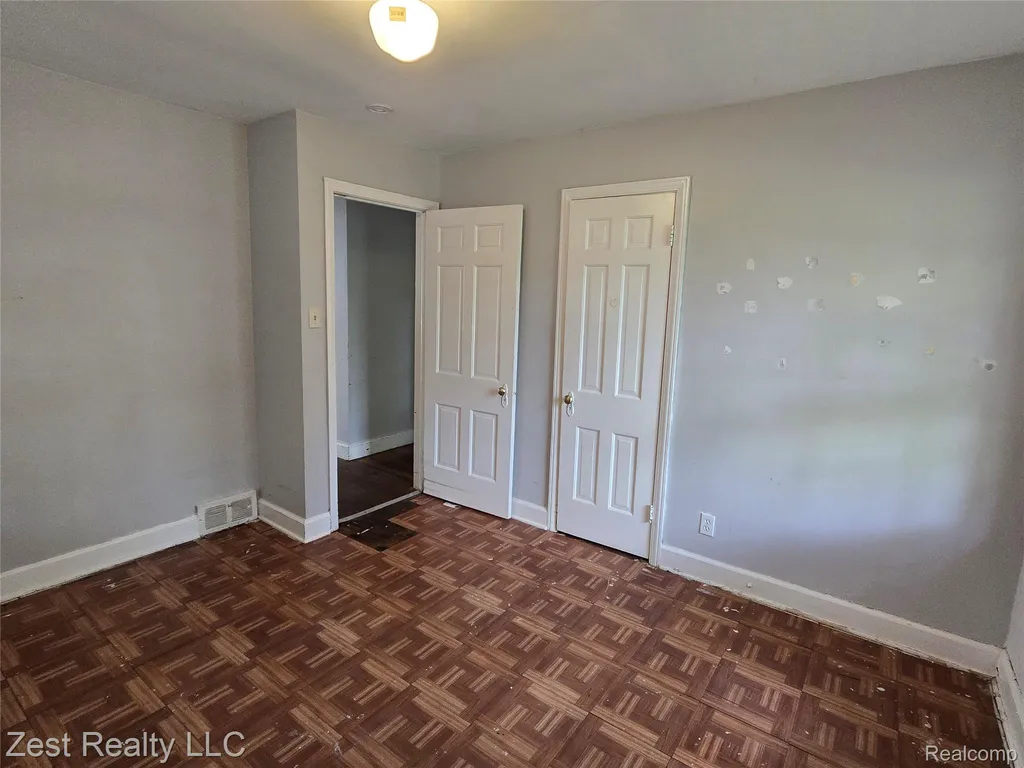 12055 Nashville Street Detroit City MI 48205