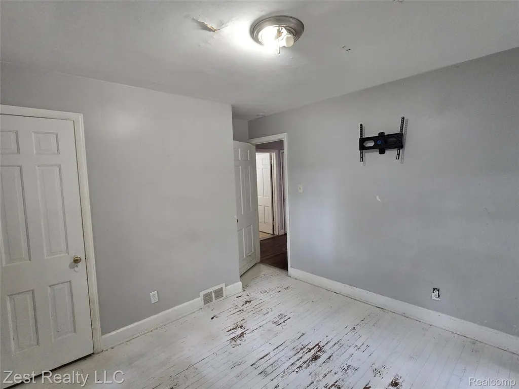 12055 Nashville Street Detroit City MI 48205